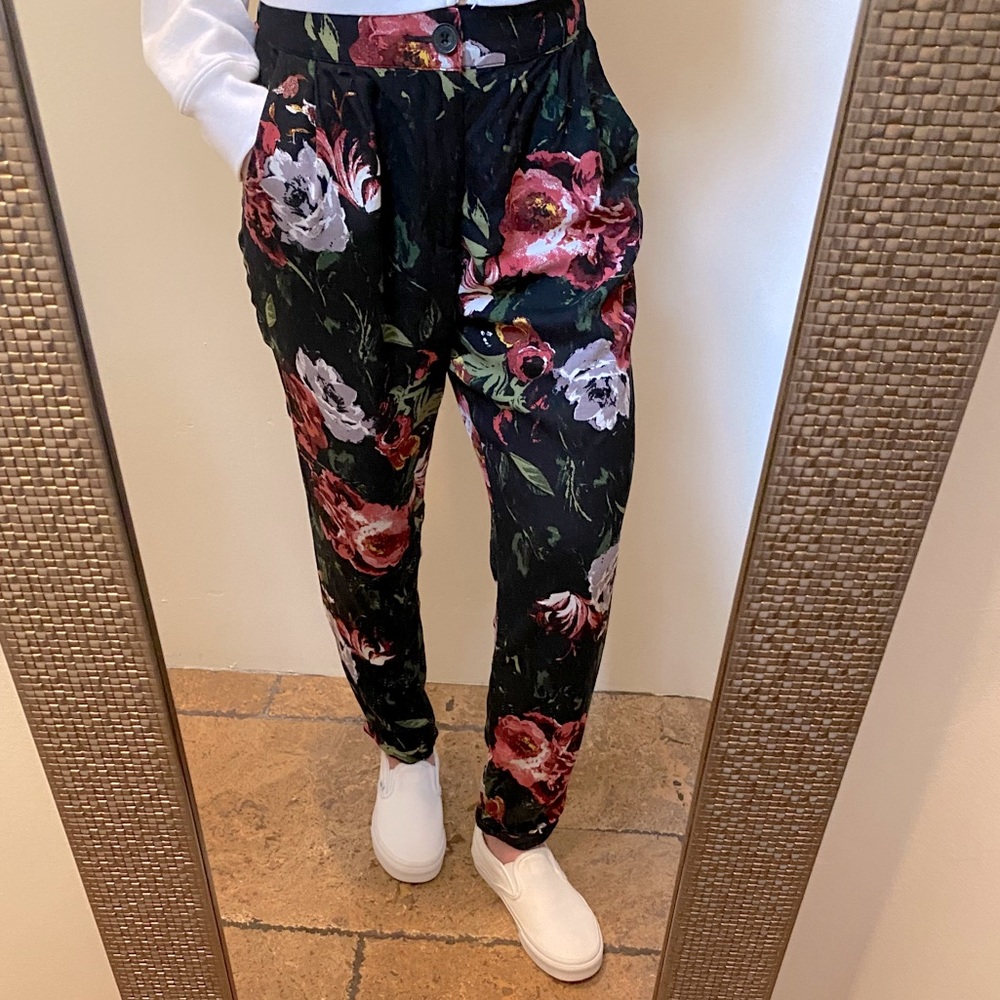 Abercrombie&Fitch cropped floral pant